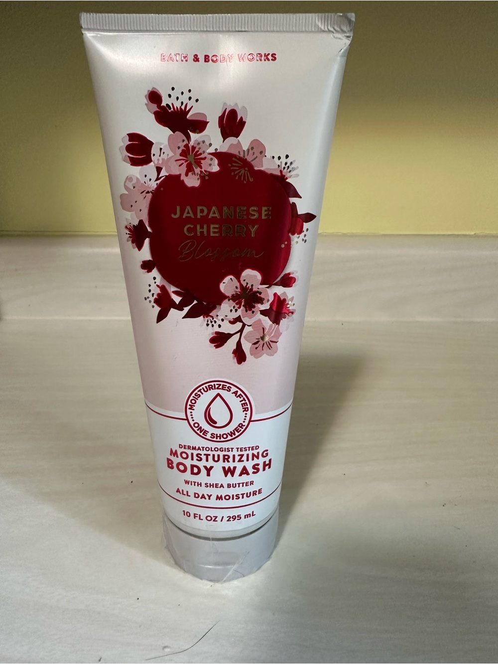 Bath & Body Works Japanese Cherry Blossom Moisturizing Body Wash - White & Pink